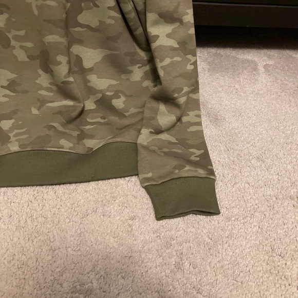 Reebok Mens XL Olive Green Camo Long Sleeve Pullover Crew Neck Sweatshirt NWOT - Picture 12 of 12